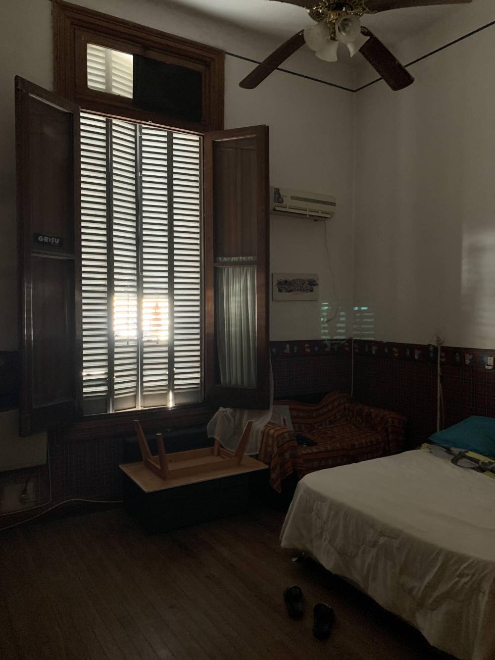  Casa de 4 Dormitorios con quincho y pileta en excelente ubicación