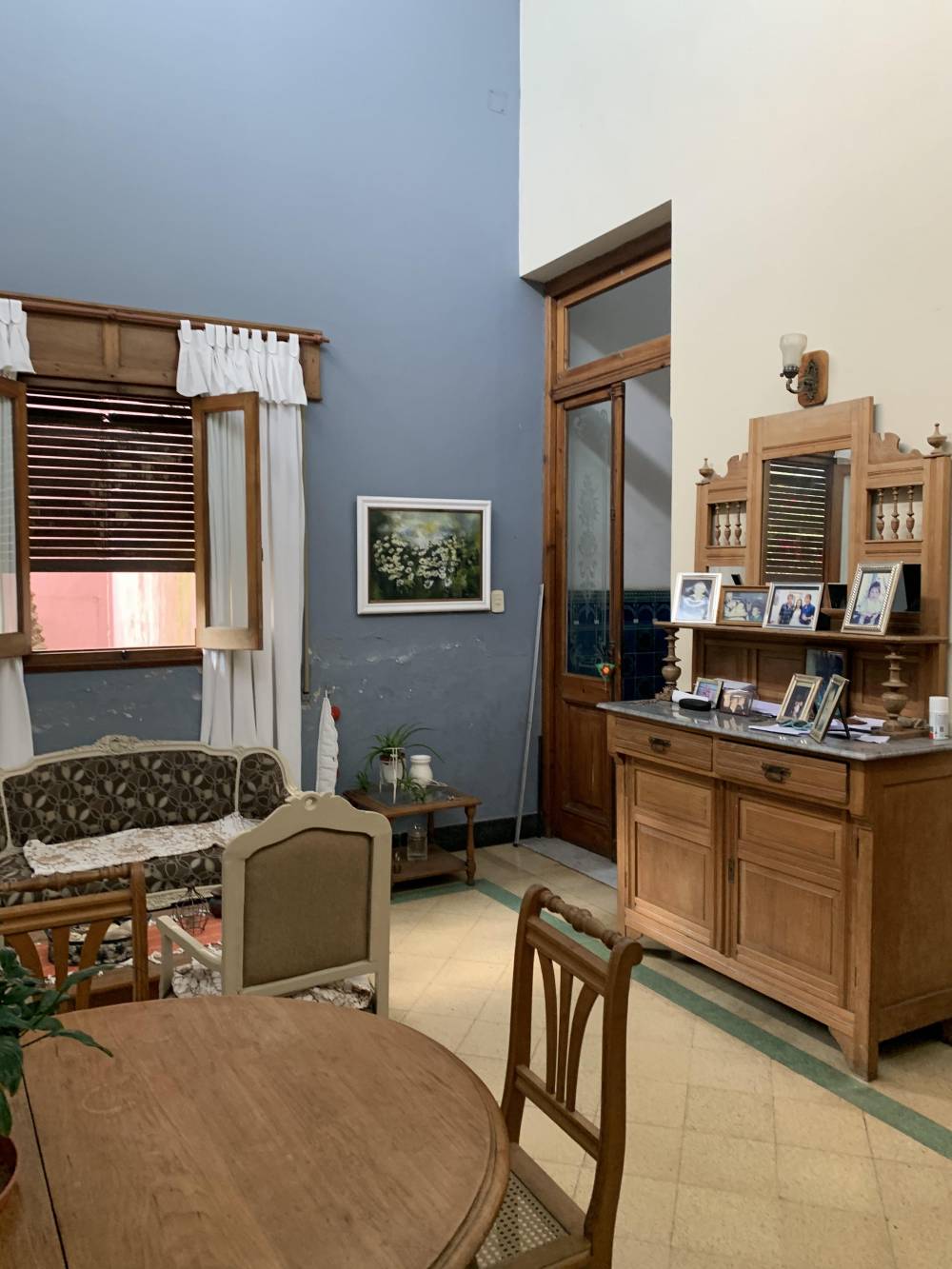  Casa de 4 Dormitorios con quincho y pileta en excelente ubicación