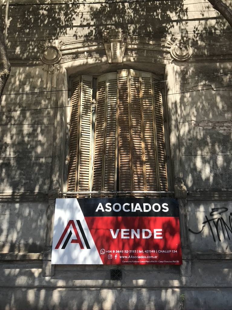 Propiedad Céntrica de 1027 m² con Gran Potencial Comercial