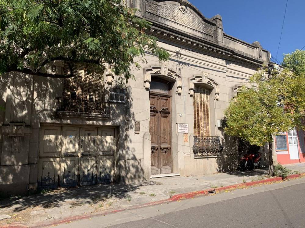 Casa antigua en pleno centro para remodelación