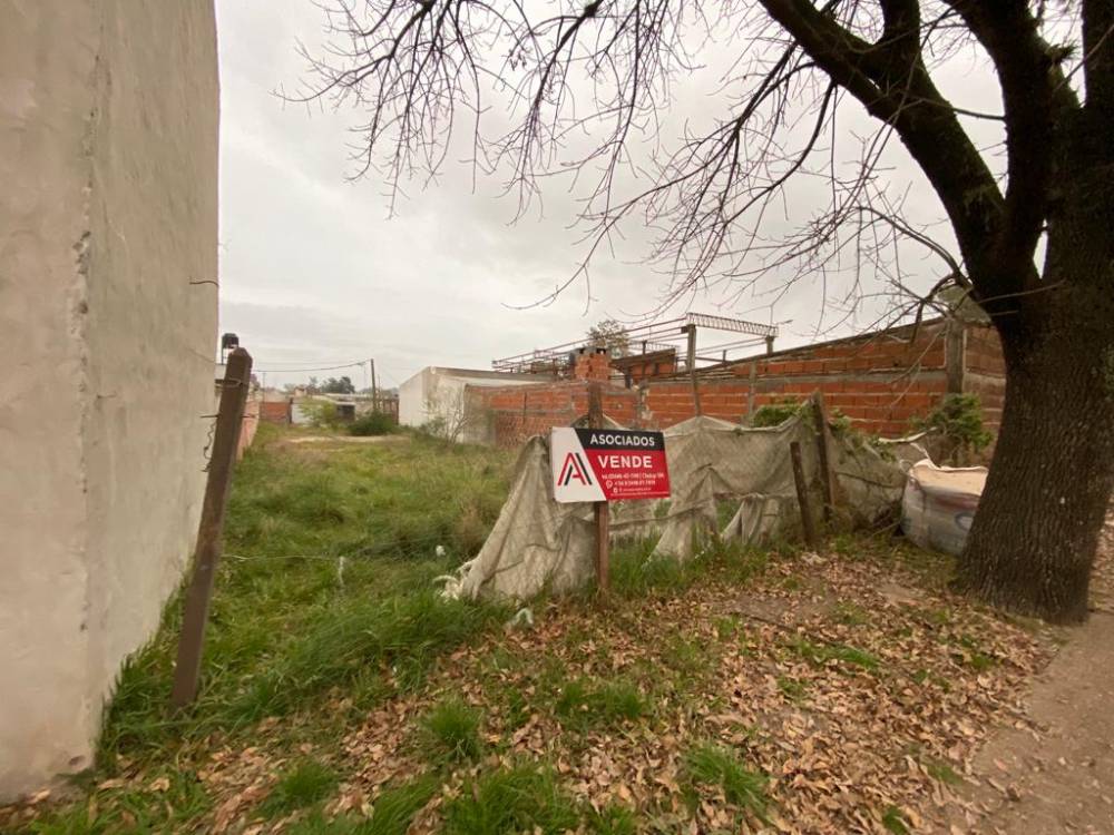 TERRENO DE 323M2 - SOBRE CALLE VILLA DEL CERRO, ZONA AGROTECNICO