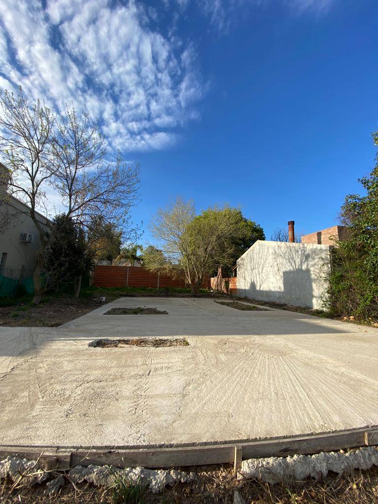 Listo para Construir: Terreno de 378 m² con Servicios Completos
