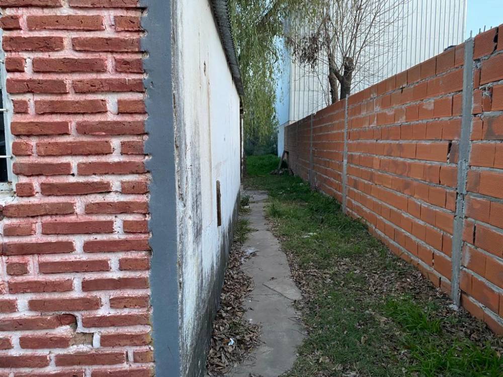 Terreno con contrucción de 580 m2, calle Furquez