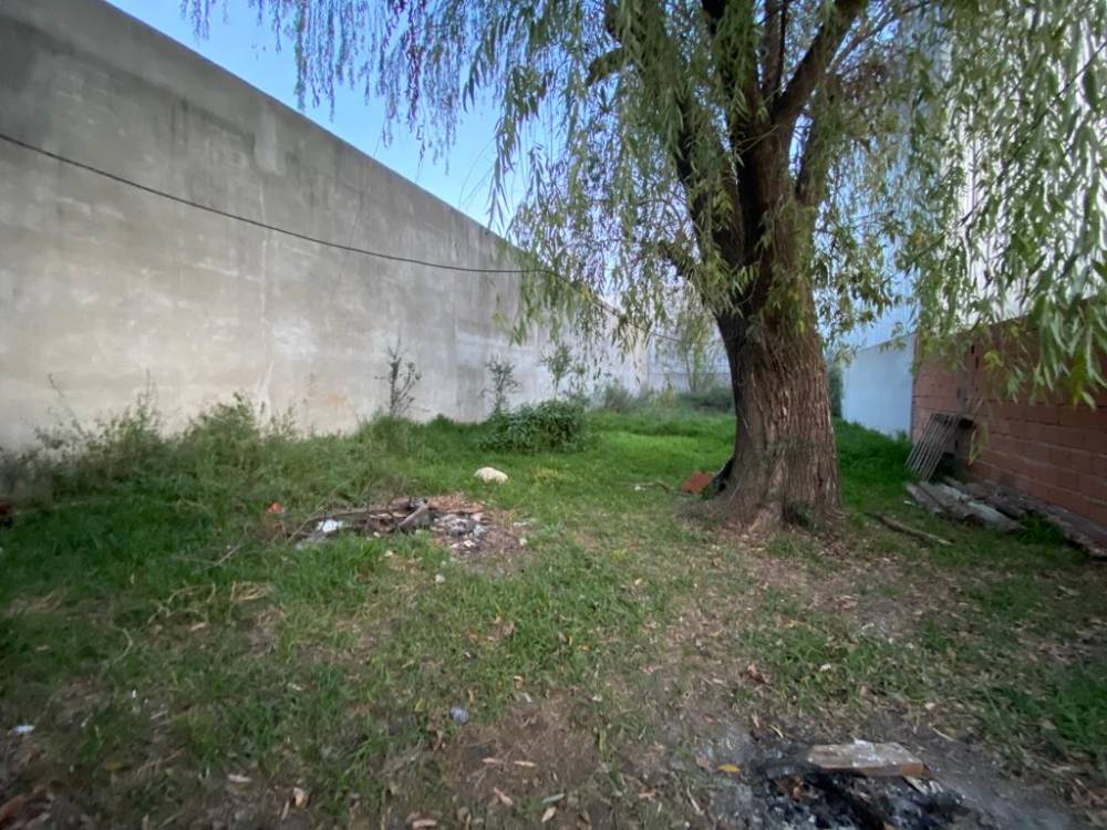 Terreno con contrucción de 580 m2, calle Furquez