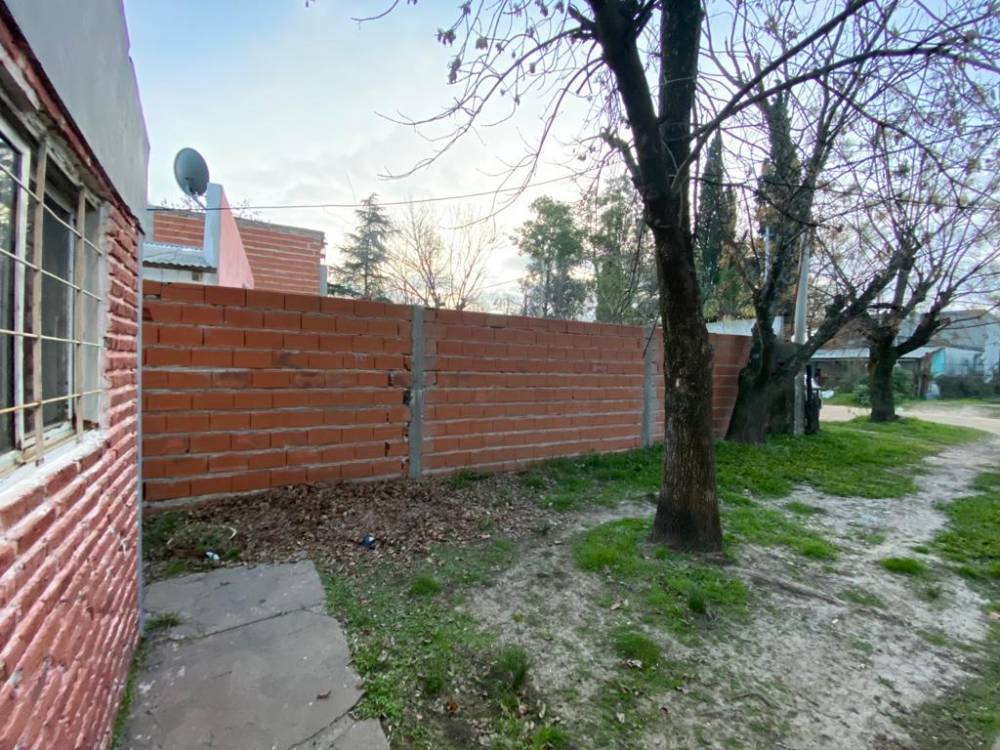 Terreno con contrucción de 580 m2, calle Furquez