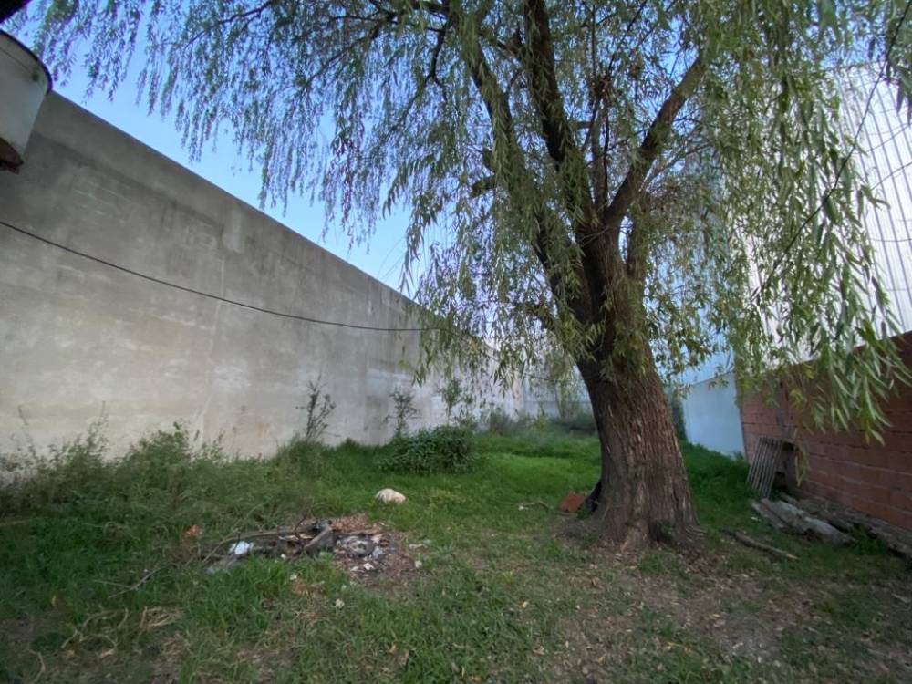 Terreno con contrucción de 580 m2, calle Furquez
