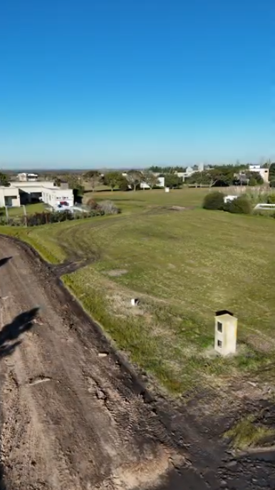 Terreno en Prados de la Adelina – 1250 m² con seguridad, naturaleza y comodidades