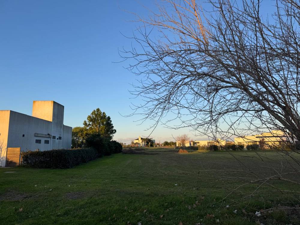 Terreno en Prados de la Adelina – 1250 m² con seguridad, naturaleza y comodidades