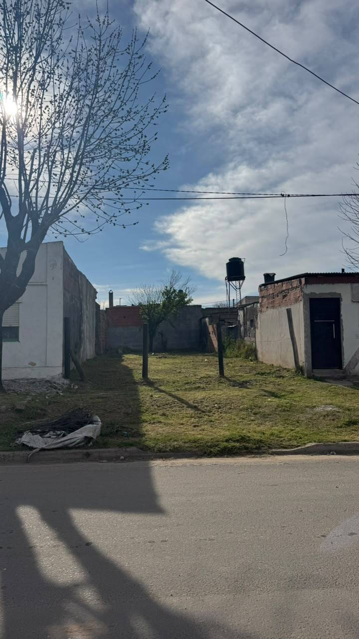 Terreno en venta, Ayacucho al 1600