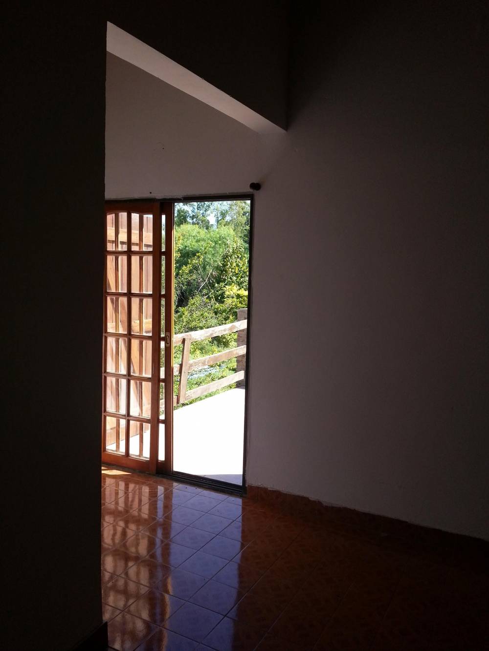 Casa con Amplio Parque y Terraza en Barrio Vinelli