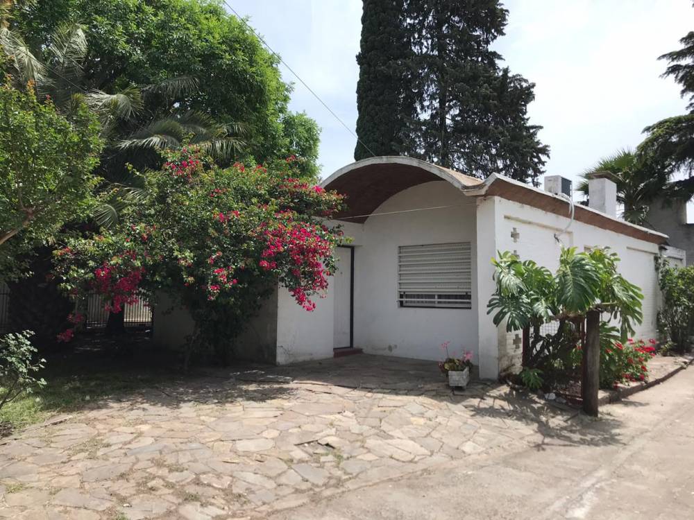 Casa y galpón en Venta - Barrio Parma. Sobre calle Urquiza