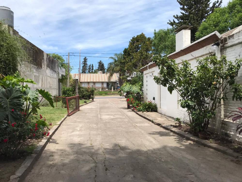 Casa y galpón en Venta - Barrio Parma. Sobre calle Urquiza