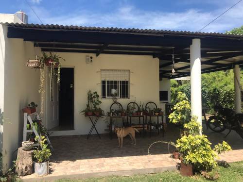 Casa 3 Dormitorios, amplio terreno - Oportunidad de ampliación
