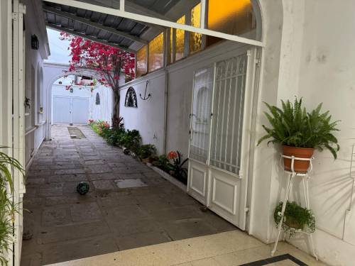 CASA EN TERRENO DE 500 M2 - CENTRO DE LA CIUDAD
