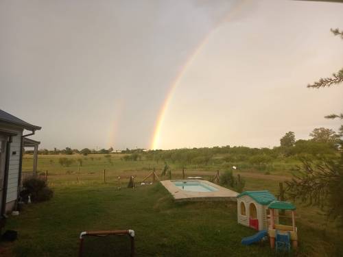 Casa con piscina y vista abierta al campo en Pueblo Belgrano