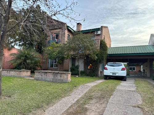 Casa en venta – Barrio Parma