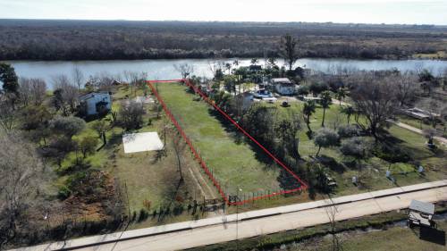 Venta de Terreno de 2.500 m² sobre la costa el Río Gualeguaychú, camino de la península