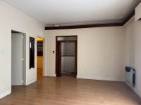 Casa de 4 dormitorios en esquina, con doble cochera - excelente ubicación
