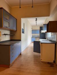 Casa de 4 dormitorios en esquina, con doble cochera - excelente ubicación