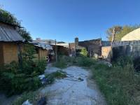 Casa en venta a refaccionar o demoler.