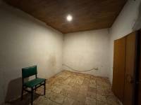 Casa en venta a refaccionar o demoler.