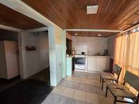 Casa en venta a refaccionar o demoler.