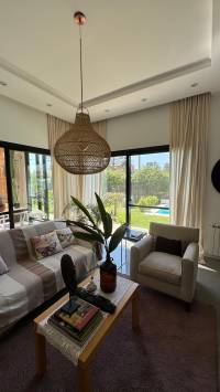 Casa moderna en venta en Pueblo Belgrano