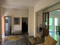 Casa y oficina sobre calle Roca casi Urquiza