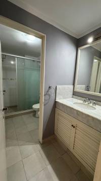 Departamento en esquina 4 dormitorios, con dependencia, cochera y baulera