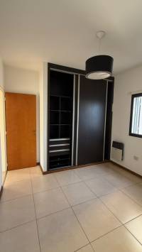 Departamento tres ambientes y cochera