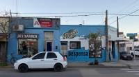 Dos locales y casa en esquina Del Valle y Montevideo