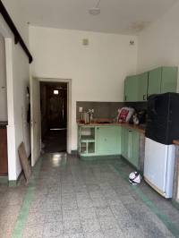 En pleno centro: cómoda casa con gran terreno y patio
