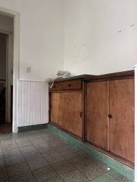 En pleno centro: cómoda casa con gran terreno y patio