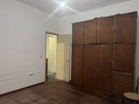 En pleno centro: cómoda casa con gran terreno y patio