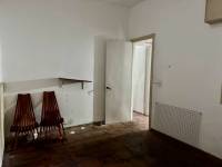 En pleno centro: cómoda casa con gran terreno y patio
