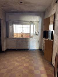 Propiedad en esquina con gran potencial. Casa a refaccionar + depto ideal renta